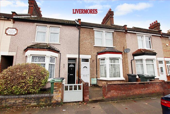 3 Bedroom Terraced House For Sale In St. Albans Road, Dartford, DA1