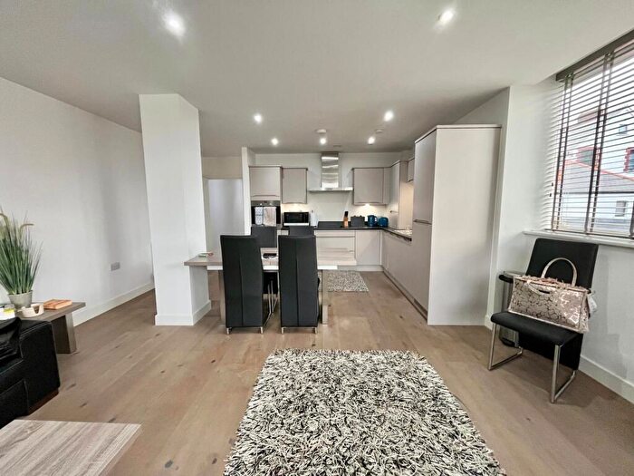 2 Bedroom Apartment To Rent In Hamilton Street, Cardiff, CF11