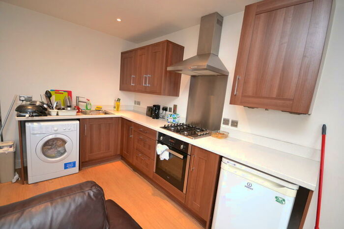 2 Bedroom Flat To Rent In Flat, Park View Court, West Bridgford, NG2