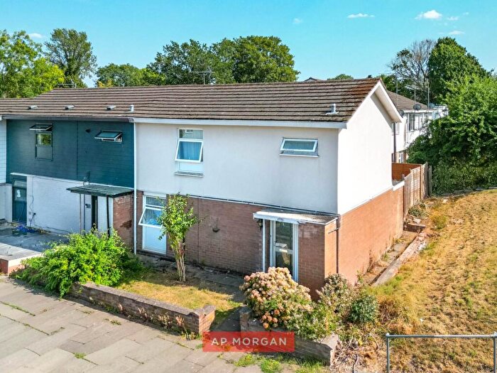 3 Bedroom End Of Terrace House For Sale In Aldington Close, Lodge Park, Redditch, Worcestershire, B98