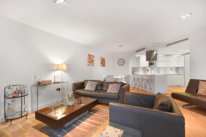 3 Bedroom Apartment To Rent In Avantgarde Place, London, E1