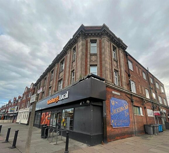 2 Bedroom Flat To Rent In Haworth Apartments, Clough Road, Hull, HU6