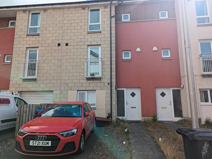 5 Bedroom Town House To Rent In Milnbank Gardens, Dundee, DD1