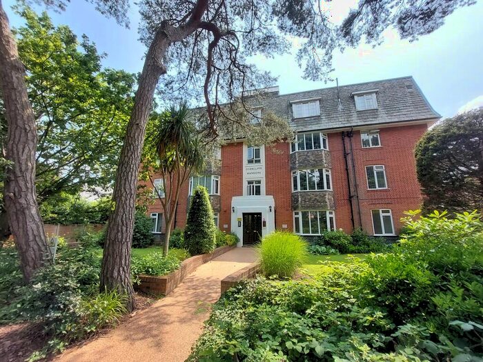 2 Bedroom Apartment To Rent In Overcliffe Mansions, - Manor Road, BH1