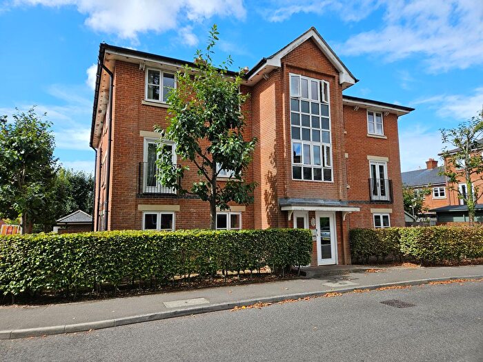 1 Bedroom Flat For Sale In Saxe Court, Knowle, PO17