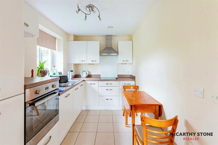 1 Bedroom Apartment For Sale In Wardington Court, Welford Road, Northampton, NN2