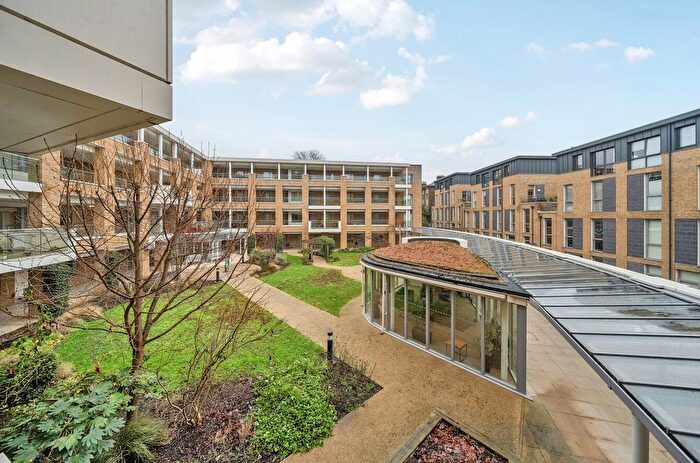 2 Bedroom Flat For Sale In Blessington Road, London, SE13