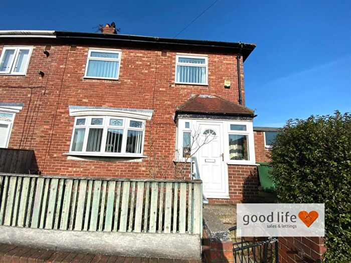 3 Bedroom Semi-Detached House For Sale In Hylton Road, Pennywell, Sunderland, SR4