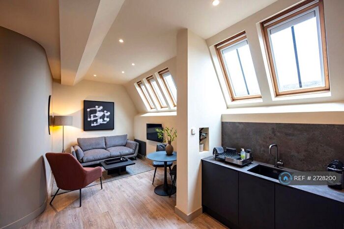 1 Bedroom Flat To Rent In The Headrow, Leeds, LS1