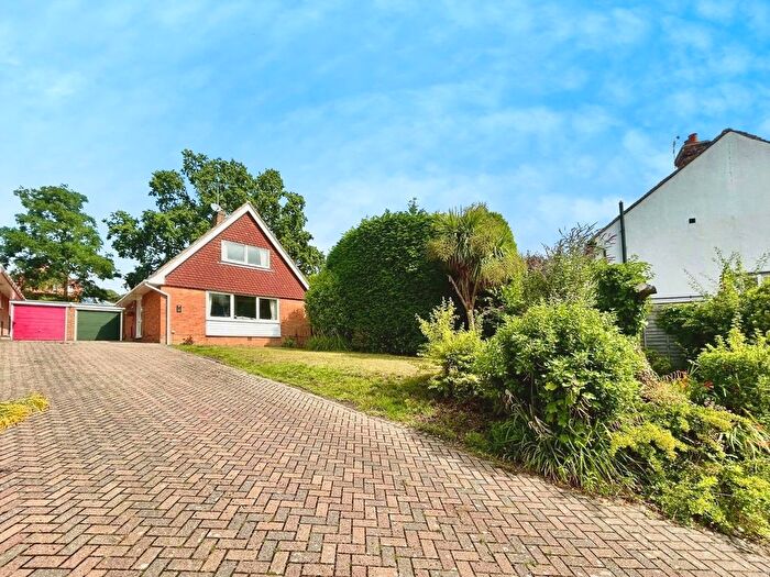 3 Bedroom Detached House To Rent In Beam Hollow, Farnham, GU9
