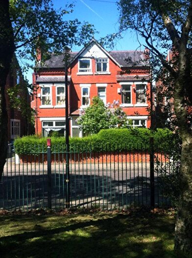 5 Bedroom Semi-Detached House To Rent In St. Hildas Road, Old Trafford, M16