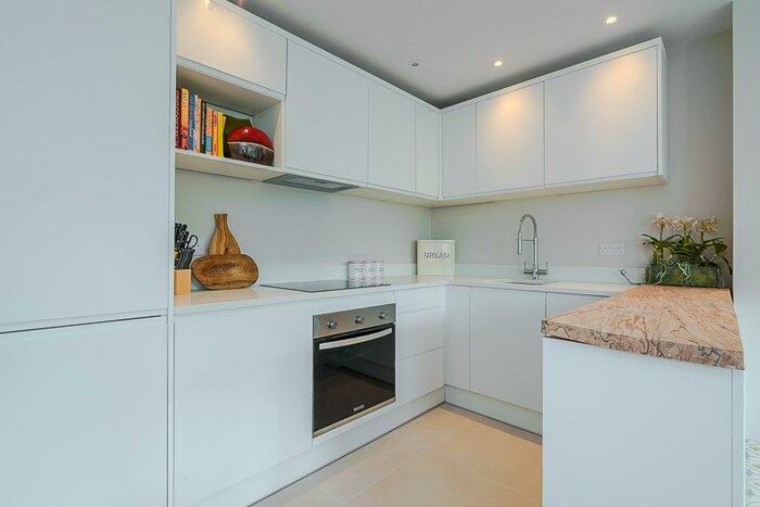 3 Bedroom Maisonette To Rent In Second Avenue, SW14