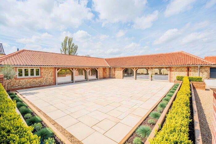4 Bedroom Barn Conversion For Sale In Silver Street, Besthorpe, Attleborough, NR17