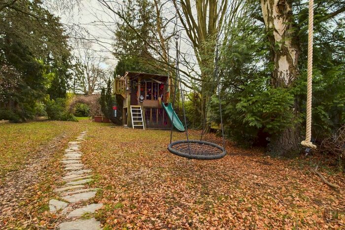 3 Bedroom Detached Bungalow To Rent In Chelmsford Road, Shenfield, Brentwood, CM15