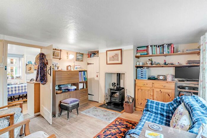2 Bedroom End Of Terrace House For Sale In Halesworth Road, Bramfield, IP19