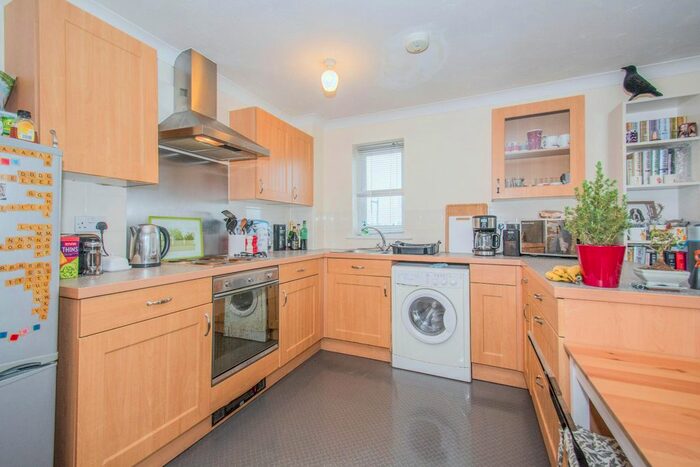 2 Bedroom Flat To Rent In Glan Rhymni, Pengam Green, Cardiff, CF24