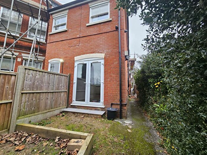 Studio To Rent In Manor Road, Aldershot, GU11