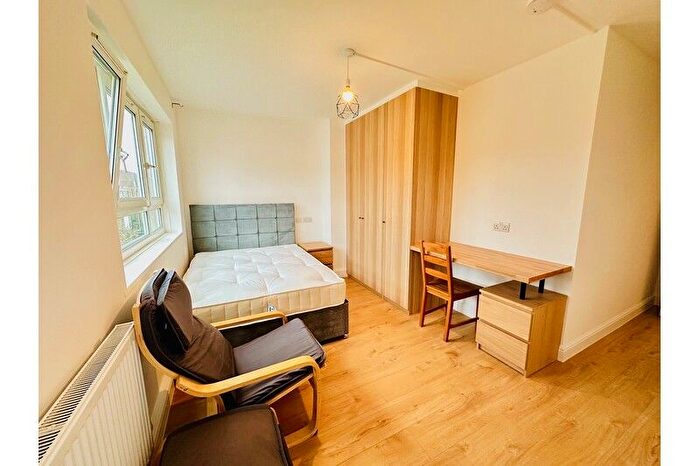 4 Bedroom Flat To Rent In Cassidy Road, Fulham Broadway, London, SW6