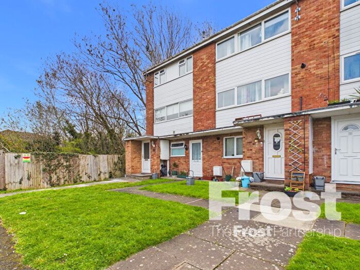 2 Bedroom Flat To Rent In Harrogate Court, Langley, Berkshire, SL3