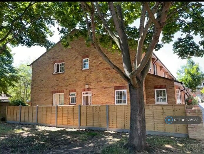 3 Bedroom End Of Terrace House To Rent In Walworth, Walworth, SE17