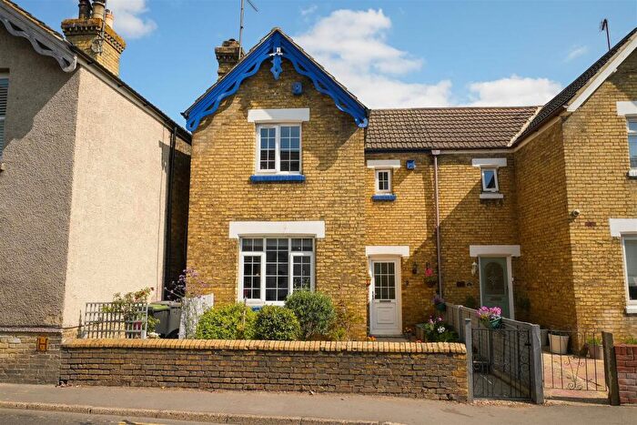 3 Bedroom End Of Terrace House For Sale In Forstal Road, Aylesford, ME20