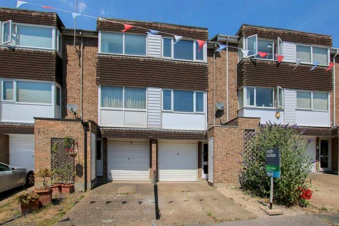 3 Bedroom Terraced House To Rent In Regency Court, Brentwood, Essex, CM14