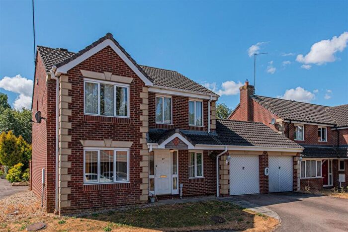 4 Bedroom Detached House For Sale In Ashton Grove, Wellingborough, NN8