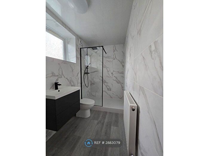 2 Bedroom Flat To Rent In Ann Street West, Widnes, WA8