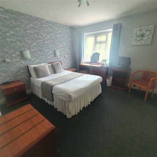 1 Bedroom Hotel Room To Rent In Bath Road, Bournemouth, Dorset, BH1