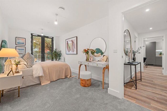 2 Bedroom Apartment For Sale In Carnival Place, Wellington Road, Wokingham, Berkshire, RG40