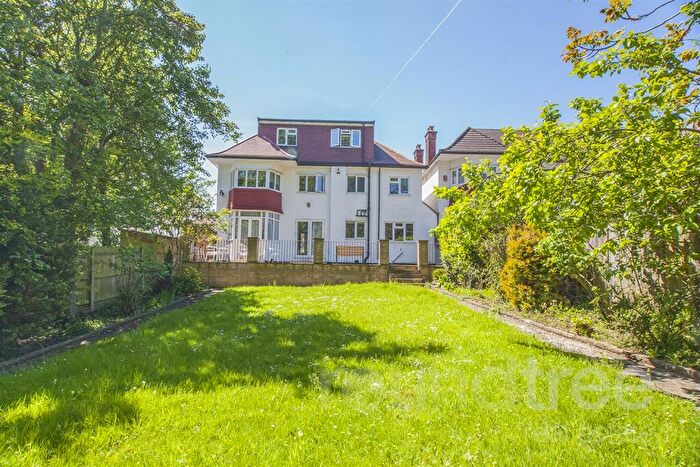 7 Bedroom House To Rent In Allington Road, Hendon, NW4