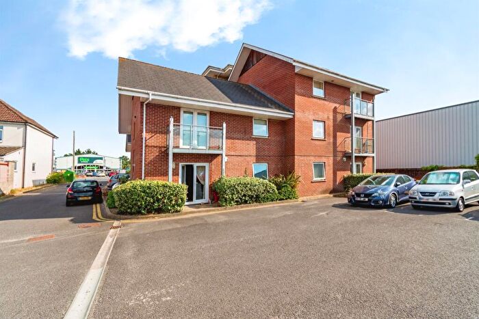 2 Bedroom Flat For Sale In Winchester Road, Southampton, SO16