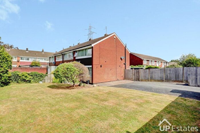 3 Bedroom End Of Terrace House For Sale In Golf Drive, Whitestone, Nuneaton, CV11