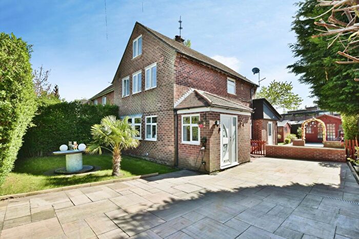 3 Bedroom Semi-Detached House For Sale In Heath Road, Macclesfield, SK10