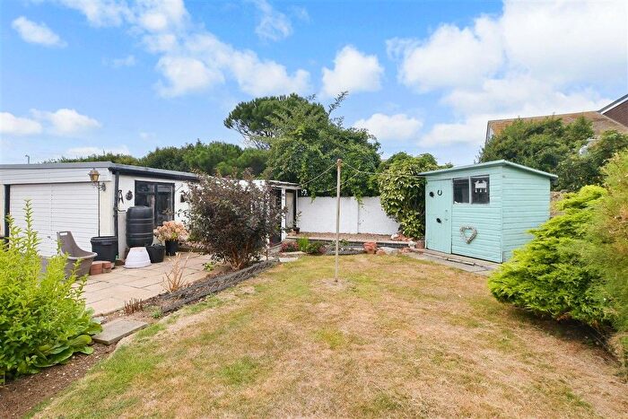 3 Bedroom Chalet For Sale In Southdown Avenue, Peacehaven, East Sussex, BN10