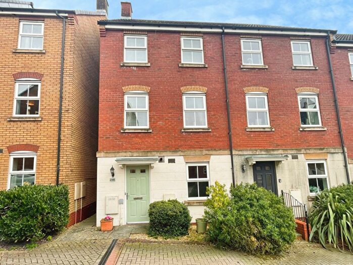 3 Bedroom Terraced House For Sale In Longacres, Bridgend, CF31