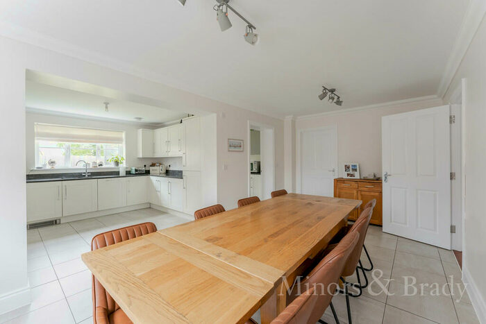 6 Bedroom Detached House For Sale In Minnow Way, Mulbarton, NR14