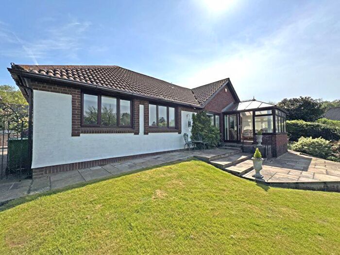 3 Bedroom Detached Bungalow For Sale In Brownlands Close, Sidmouth, EX10