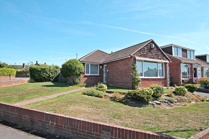 3 Bedroom Detached Bungalow To Rent In Barnbrook Road, Sarisbury Green, SO31