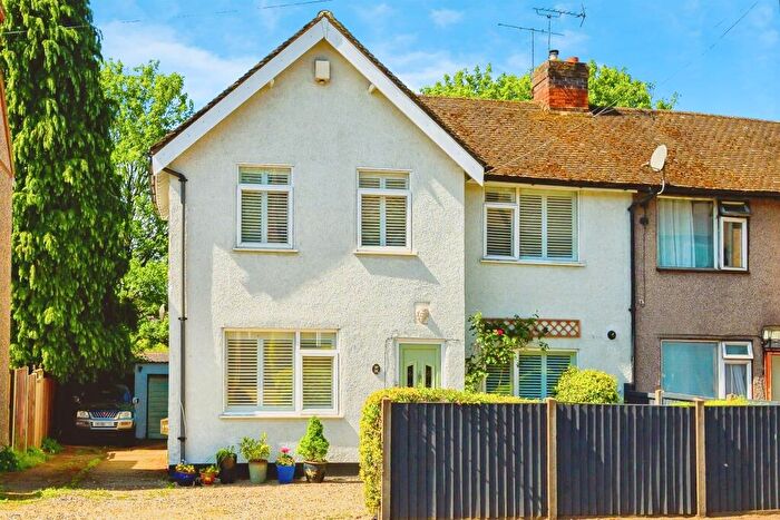 4 Bedroom Semi-Detached House For Sale In Lawn Lane, Hemel Hempstead, HP3