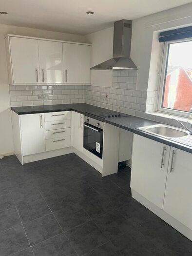2 Bedroom Flat To Rent In Durden Mews, Shaw, Oldham, OL2