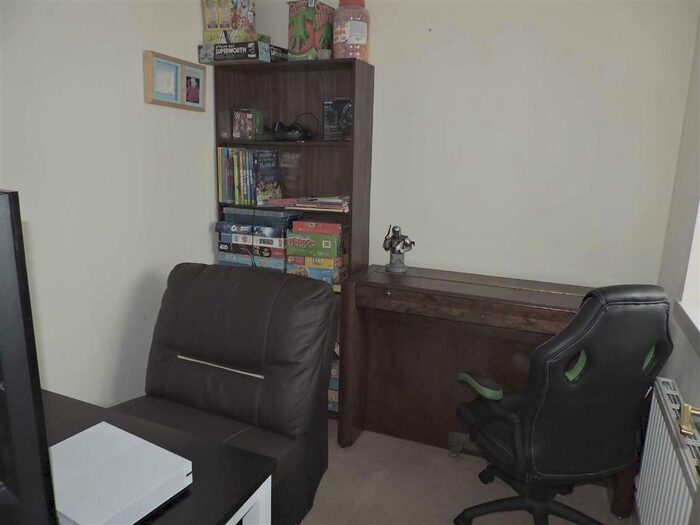 4 Bedroom Detached House For Sale In Coed Y Cadno, Cwmgwili, Llanelli SA14