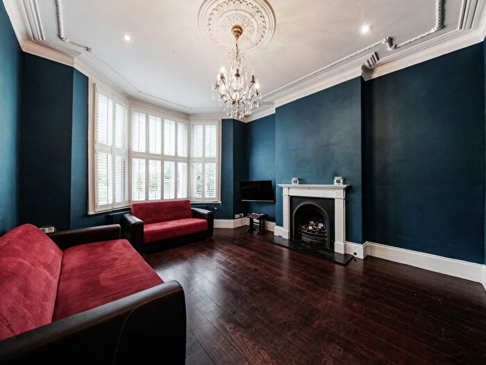 2 Bedroom Flat For Sale In Fernhead Road, London, W9