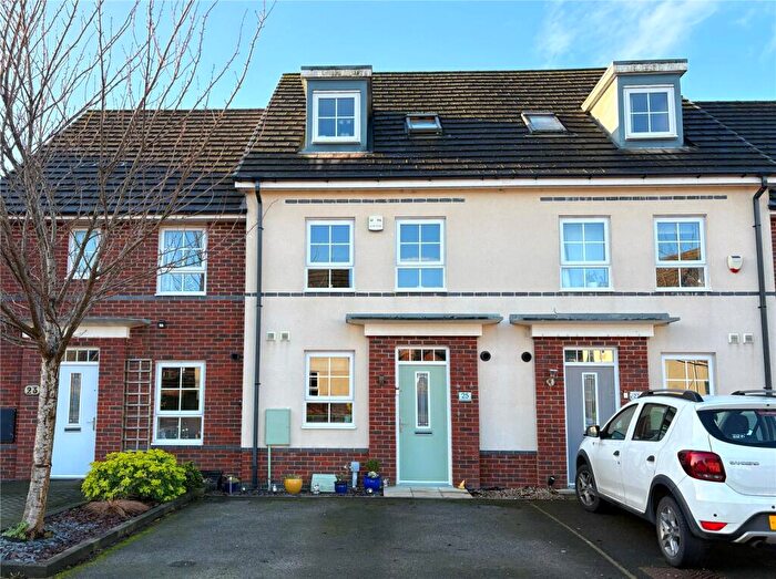 4 Bedroom Town House For Sale In Omrod Road, Heywood, Greater Manchester, OL10
