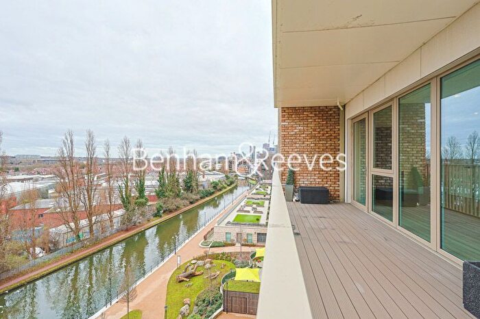 2 Bedroom Flat To Rent In Beresford Avenue, Grand Union, HA0