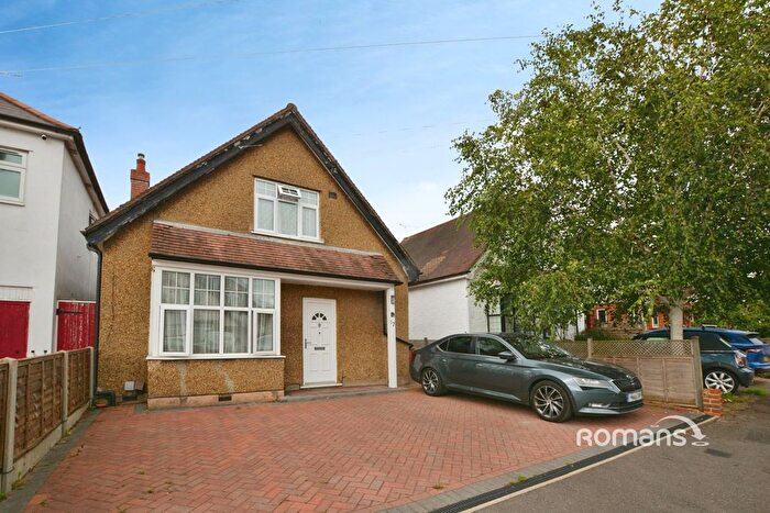 3 Bedroom Bungalow To Rent In Clammas Way, Cowley, Uxbridge, UB8