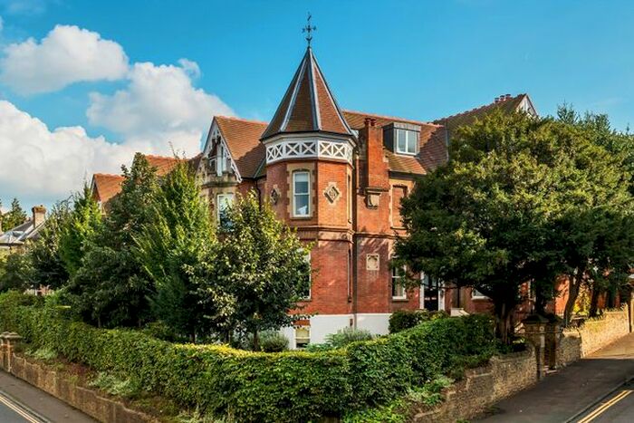 3 Bedroom Flat To Rent In Jenner Road, Guildford, GU1