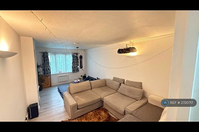 2 Bedroom Flat To Rent In Pycroft Way, London, N9