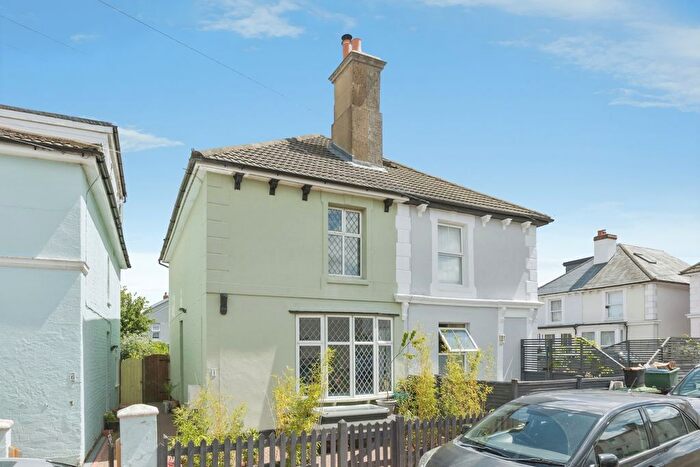 6 Bedroom Semi-Detached House For Sale In Avon Street, Tunbridge Wells, Kent, TN1