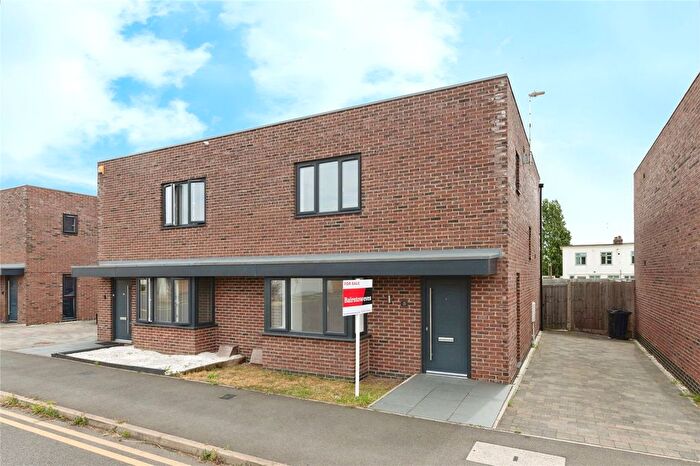 3 Bedroom Semi-Detached House For Sale In Shearwater Avenue, East Tilbury, Tilbury, Essex, RM18